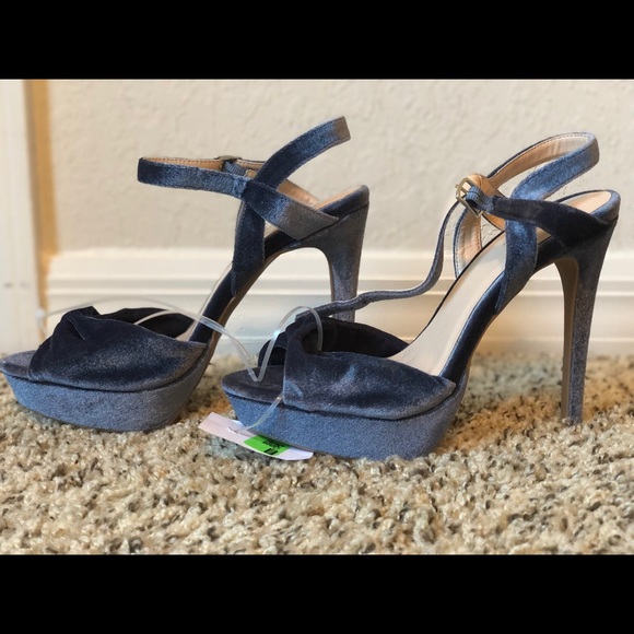 Navy blue velvet stilettos - Picture 2 of 3